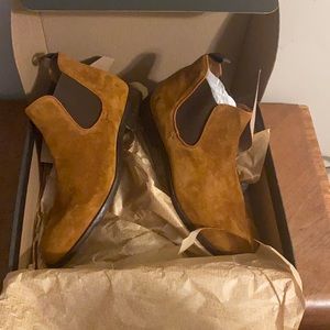 Brand new Frye Chelsea boots!